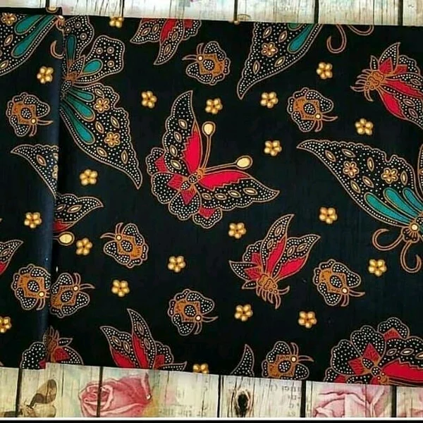 gambar batik motif kupu-kupu