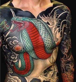 tato yakuza motif ular