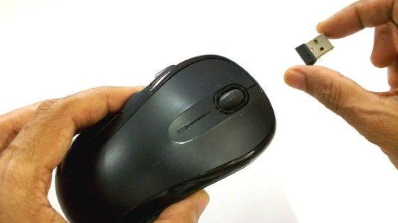 cara menghidupkan mouse wireless