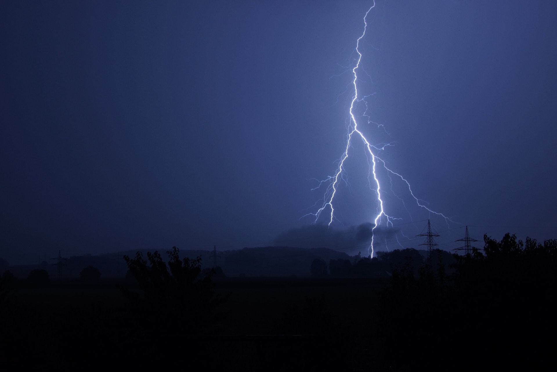 Lightning Jolt during Night Time