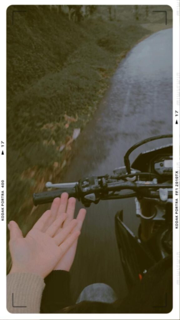 15 Koleksi Terbaru Foto Pegangan Tangan Di Motor - MOCIPAY