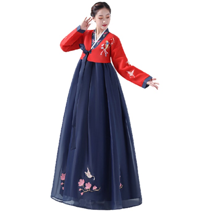 Foto Orang Korea Menggunakan Hanbok 